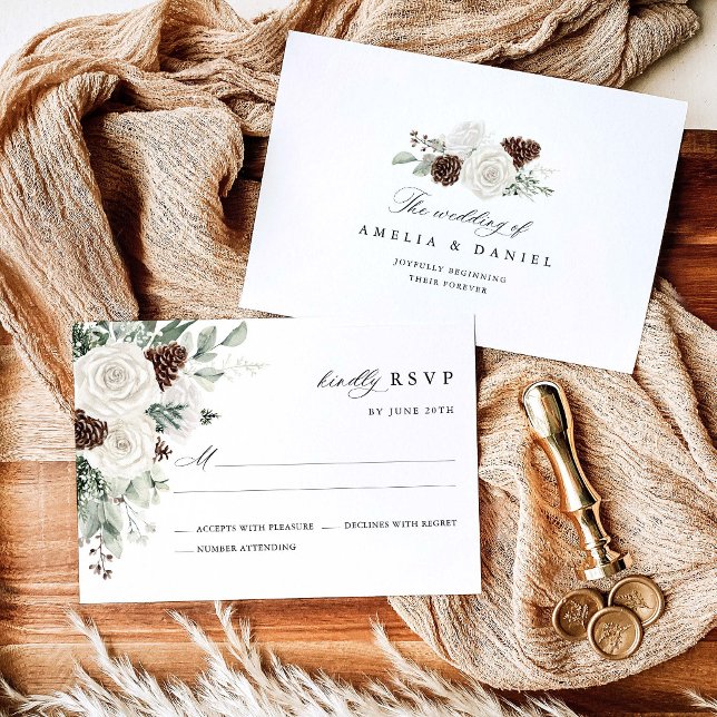 Sagegrön vinterblomma tallbröllop OSA kort (Sage Green Winter Floral RSVP Card, Pinecone White Rose Woodland Wedding Stationery)
