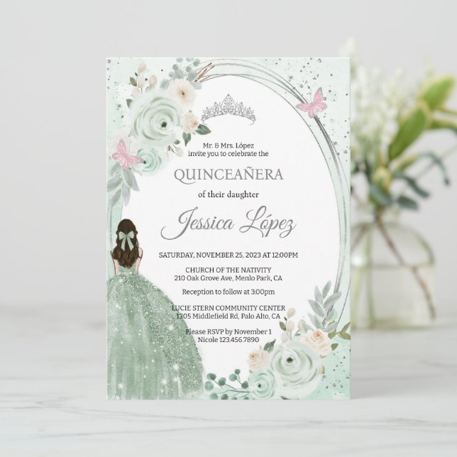 Sagegröna blommiga fjärilar Quinceañera Inbjudningar (Stående Fram)