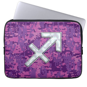 Sagittarius Zodiac-tecken på Fuchsia Digital Camo Laptop Sleeve