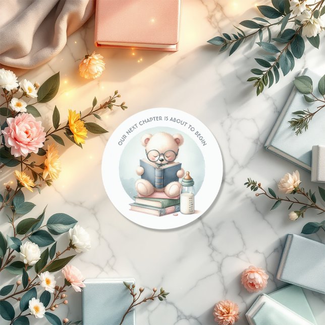 Sagoboksbabykalas Runt Klistermärke (Storybook Baby Shower Classic Round Sticker)