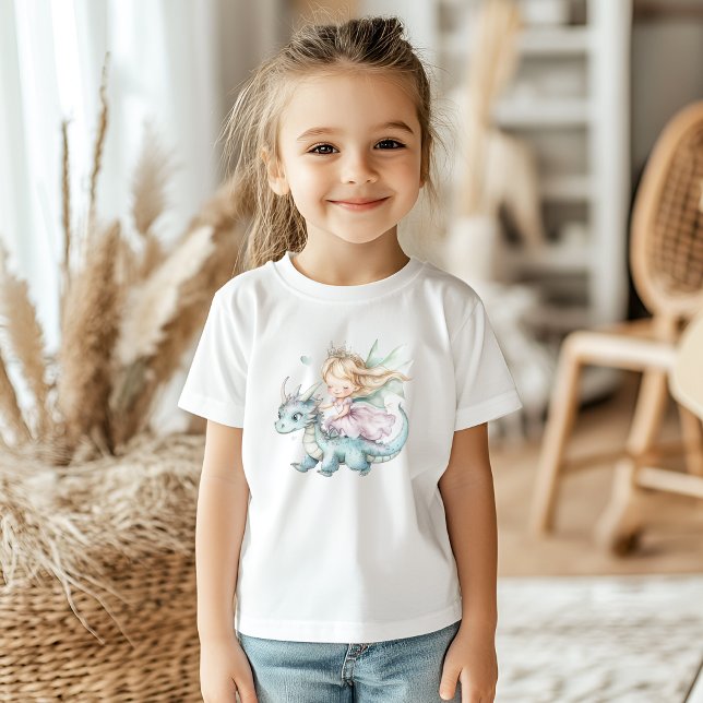 Sagodröm Dragon Rosa Prinsessa Bebis firande  T Shirt (Skapare uppladdad)