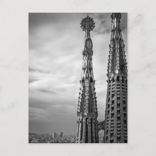 Sagrada Familia står hög i Barcelona Vykort