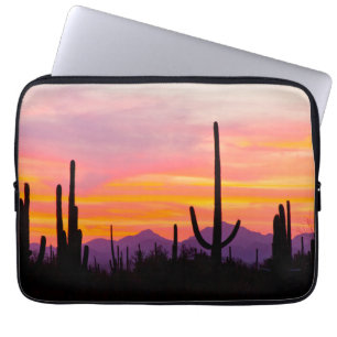 Saguaro-kaktusar skog vid solnedgång laptop fodral