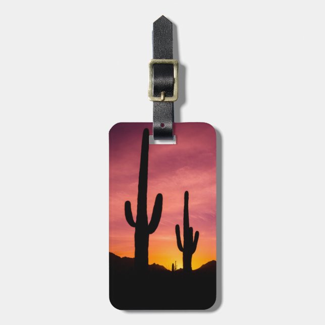Saguarokaktus vid soluppgång, Arizona Bagagebricka (Vertikal Framsida)