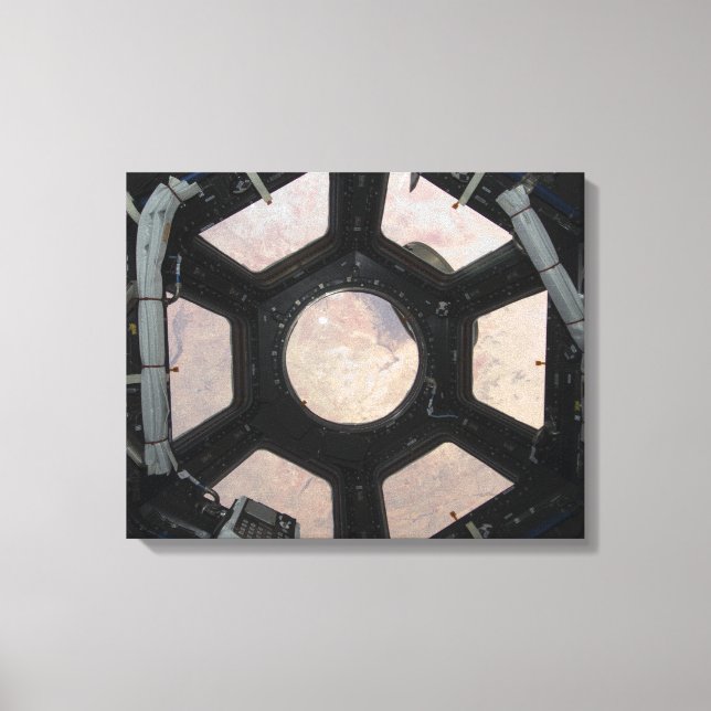 Saharaöknen syns genom fönstren canvastryck (Framsida)