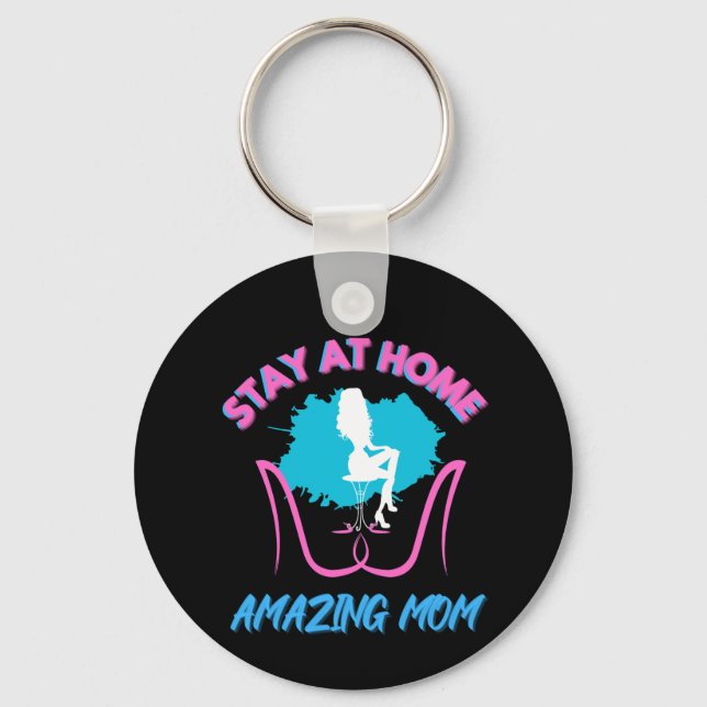 Sahm stannar hemma hos pensionerade Mor Rosa Dam S Nyckelring (Framsida)