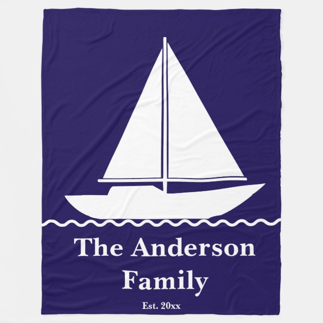 Sailboat Dark Blue and White Family Name Est. Year Fleecefilt (Framsidan)