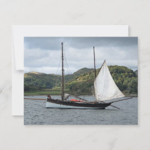 Sailing Boat in Loch Crinan, Skottland Julkort