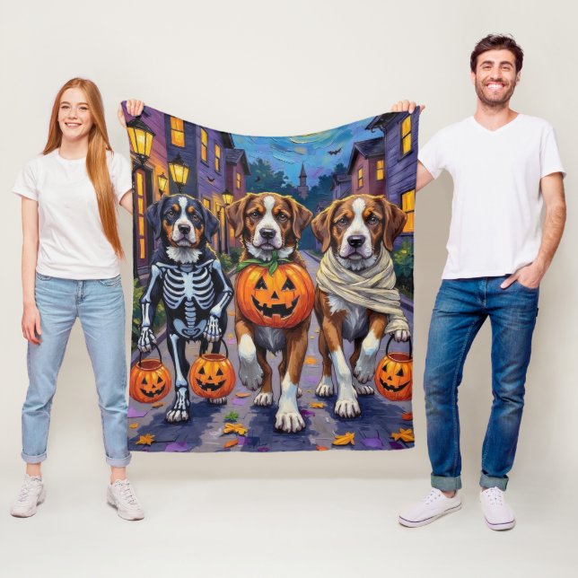 Saint Bernard Dogs in Halloween Costumes Fleecefilt (På plats)
