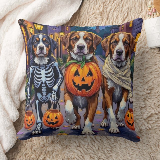 Saint Bernard Dogs in Halloween Costumes Kudde (Filt)