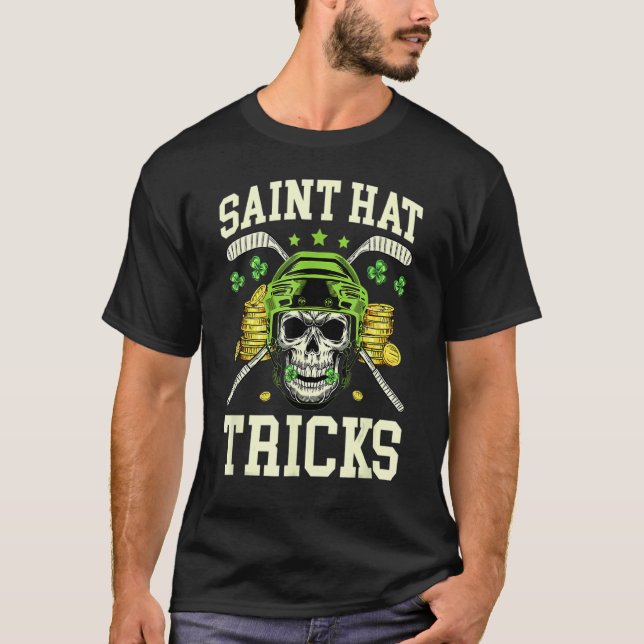 Saint Hat Tricks Hockey Shenanigan Shamrock St Pat T Shirt (Framsida)
