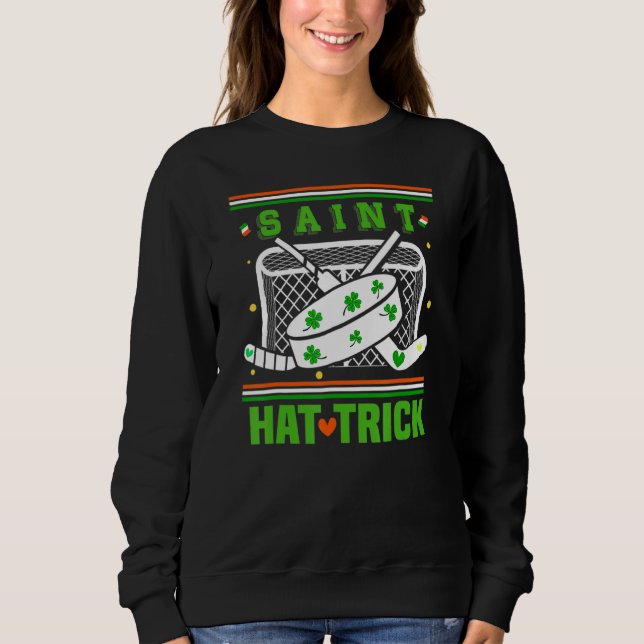 Saint Hattrick, rolig hockey St Patrick's Day T Shirt (Framsida)