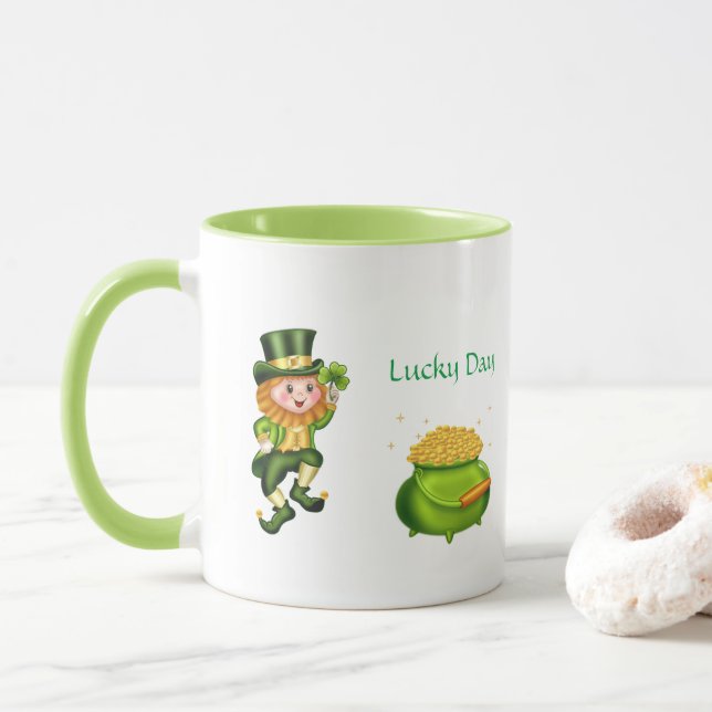 Saint Patrick's Day Tomte & Guldskål Mugg (Med munk)