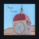 Saint Sebastian-kyrkan i Trogir - Dalmatien, Kroat Magnet<br><div class="desc">Den historiska klockan torn i Saint Sebastian-kyrkan i centrum av staden Trogir - Kroatien</div>