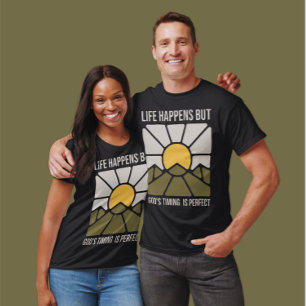 Sak händer, men Guds tid är Perfekt, Unisex T Shirt