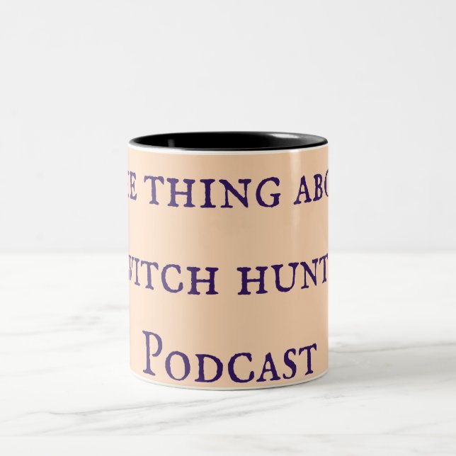 Sak om Witch Hunts Podcast Mugg (Center)