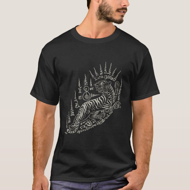 Sak Yant Thai Tattoo Powerful Tiger Magic Thailand T Shirt (Framsida)