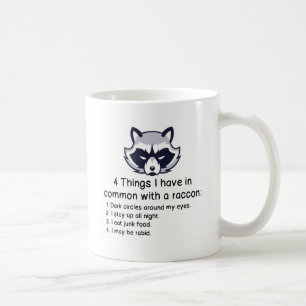 SAKER SOM JAG HAR I ALLMÄNNING MED EN RACCOON KAFFEMUGG