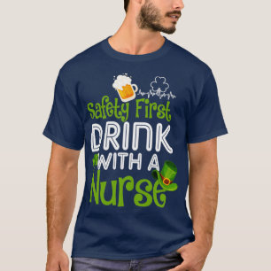 Säkerhet först Drick med en näring1 T Shirt