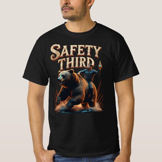Säkerhet Tredje Björnryttare Rolig T Shirt (Framsida)