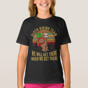 Sakta vandrar vi dit och letar t shirt