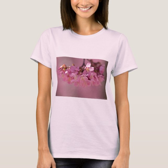 Sakura Cherry Blommars Delikat Rosa Bouquet T-shirt (Framsida)