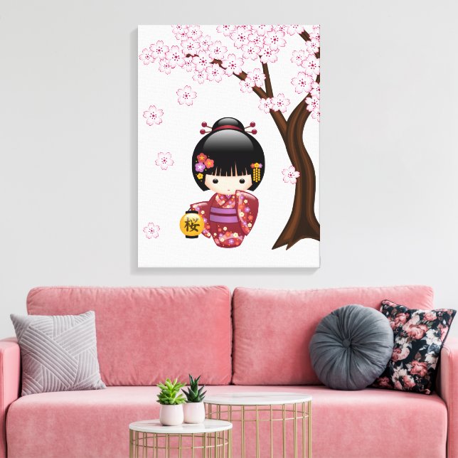 Sakura Kokeshi Docka - Söt japansk geishaflicka Canvastryck (Insitu (Vardagsrum))