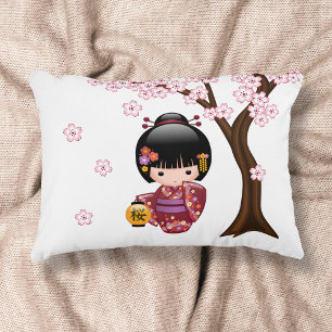 Sakura Kokeshi Docka - Söt japansk geishaflicka Prydnadskudde