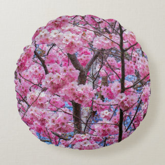 Sakura Pillow - Embrace Nature's Beauty Rund Kudde