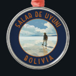Salar de Uyuni Bolivia Retro Distress Circle Julgransprydnad Metall<br><div class="desc">Salar de Uyuni in a vetor art stil. Salar de Uyuni,  mitt i Anderna i sydvästra Bolivia,  är världens största saltplatta.</div>