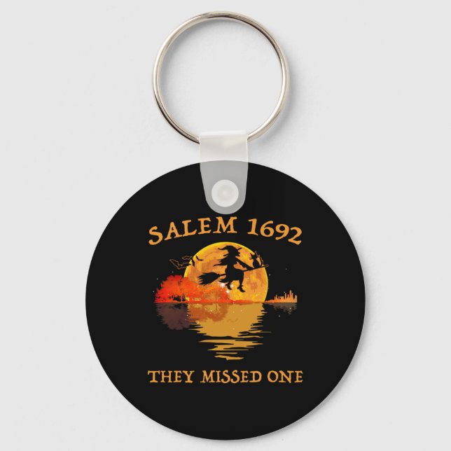 Salem 1692 de missade en Witch Riding Broom Hall Nyckelring (Framsida)