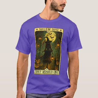 Salem 1692 Halloween Häxa De Missade En Tarot d T Shirt