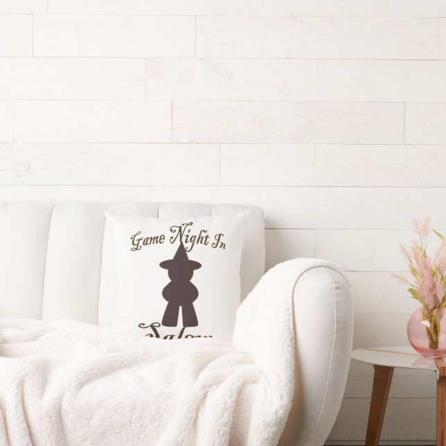 Salem Game Night Funny Travel Gaming Art Kudde (Soffa)