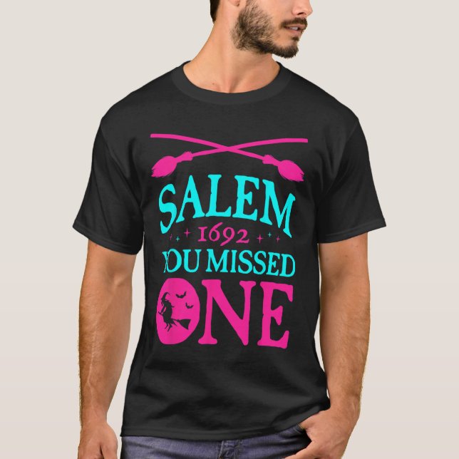 Salem Witch Trials 1692 du missade en Witch Hallo T Shirt (Framsida)