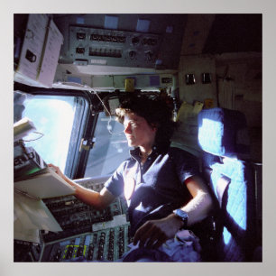 Sally Ride - första kvinnan i rymden i USA Poster