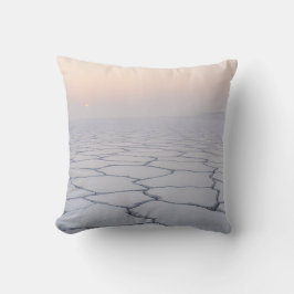 Saltplattor vid gryningen: Eteralt minimalistiskt  Kudde