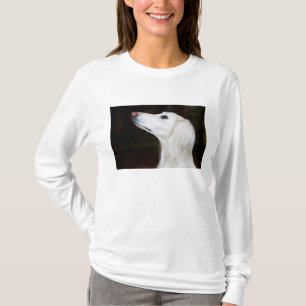 Saluki tittar upp t-shirt