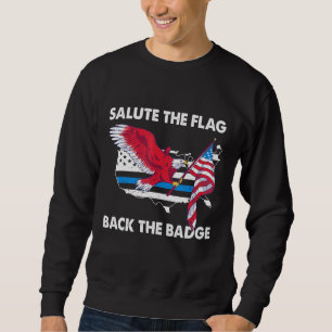 Salutera Flagga bakom Badge Police Örn P Lång Ärmad Tröja