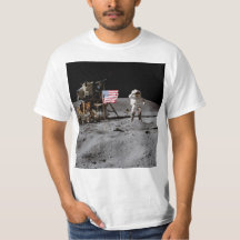 Salutera U.S.-flagga på månen