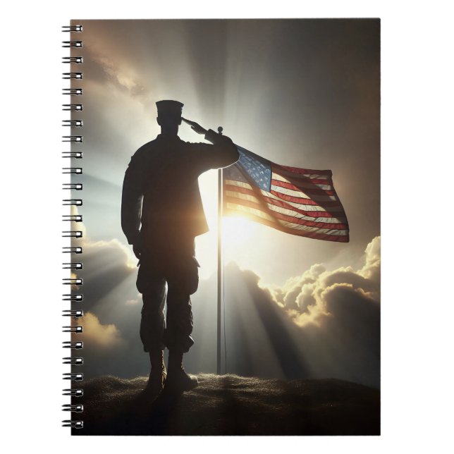 Saluting American Soldier Anteckningsbok (Framsidan)