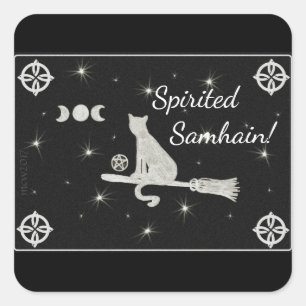 Samhain Magick katt på den svartvita kvasten Fyrkantigt Klistermärke