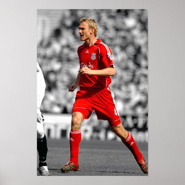Sami Hyypia spelar upp för Liverpool FC Poster (Framsidan)