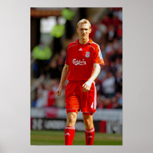 Sami Hyypia spelar upp för Liverpool FC Poster