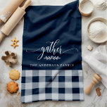 Samla in Fall Navy & White Buffalo Check Kökshandduk<br><div class="desc">Lägg till en varm och charm till köket med det här köket, med det här köket, som är en fin flotta och vitt. Den här kökshandduken är perfekt för att skapa en mysigt och bjuda in kängor för ditt hem under höns- och Thanksgiving. Den har en klassisk buffel i mönster...</div>