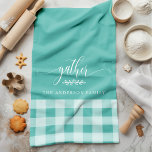Samla in Fall Teal & White Buffalo Check Kökshandduk<br><div class="desc">Lägg till en varm och charm till köket med det här köket, där det finns ett köldfack. Den här kökshandduken är perfekt för att skapa en mysigt och bjuda in kängor för ditt hem under höns- och Thanksgiving. Den har en klassisk buffel i mönster med ord och anpassade namn. Funktionell...</div>