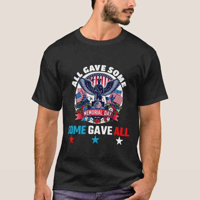 SAMMA DAG GAV NÅGRA GAV ALLA T SHIRT (Framsida)