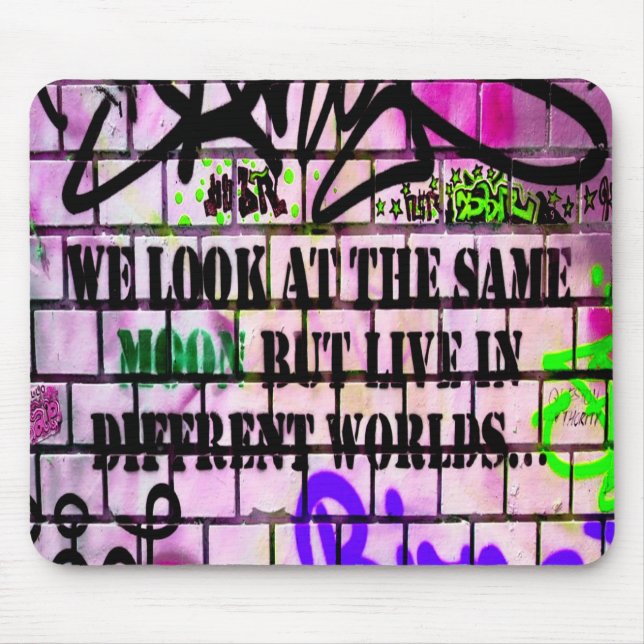 Samma Måne olika världar Colorful Graffiti Musmatta (Framsidan)