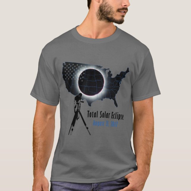 Sammanlagd sol- förmörkelse 2017 med den tee shirt (Framsida)