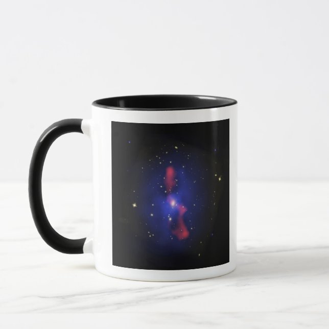 Sammansatt bild av ett galaxkluster mugg (Vänster)