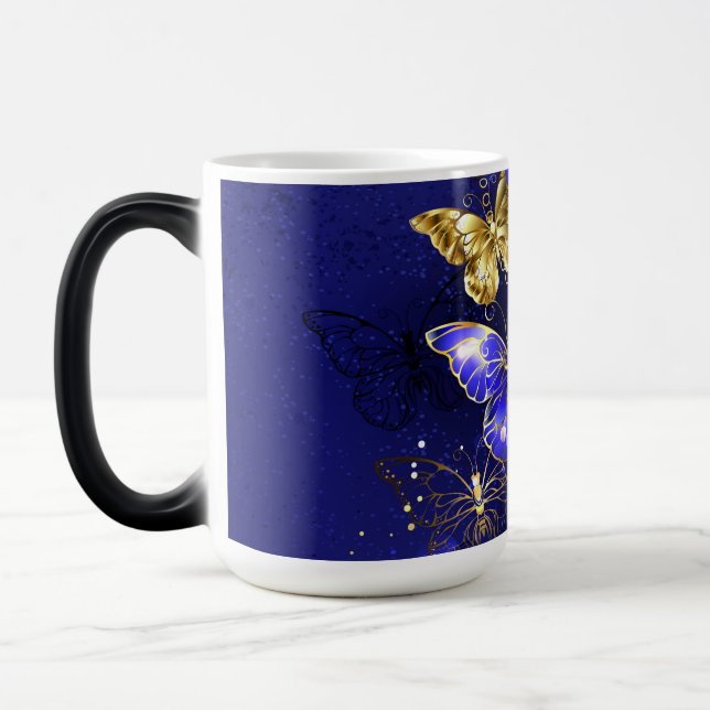 Sammansättning med Sapphire Butterflies Magisk Mugg (Vänster)